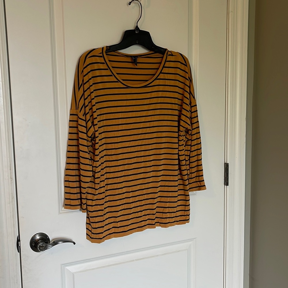 Loose fit 3/4 length tee, goldenrod with navy stripes EUC